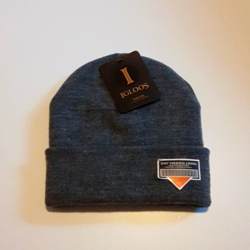 NWT Igloos Youth Hat